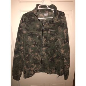 COLUMBIA CAMO FLEECE JACKET SIZE LARGE- NEVER WORN